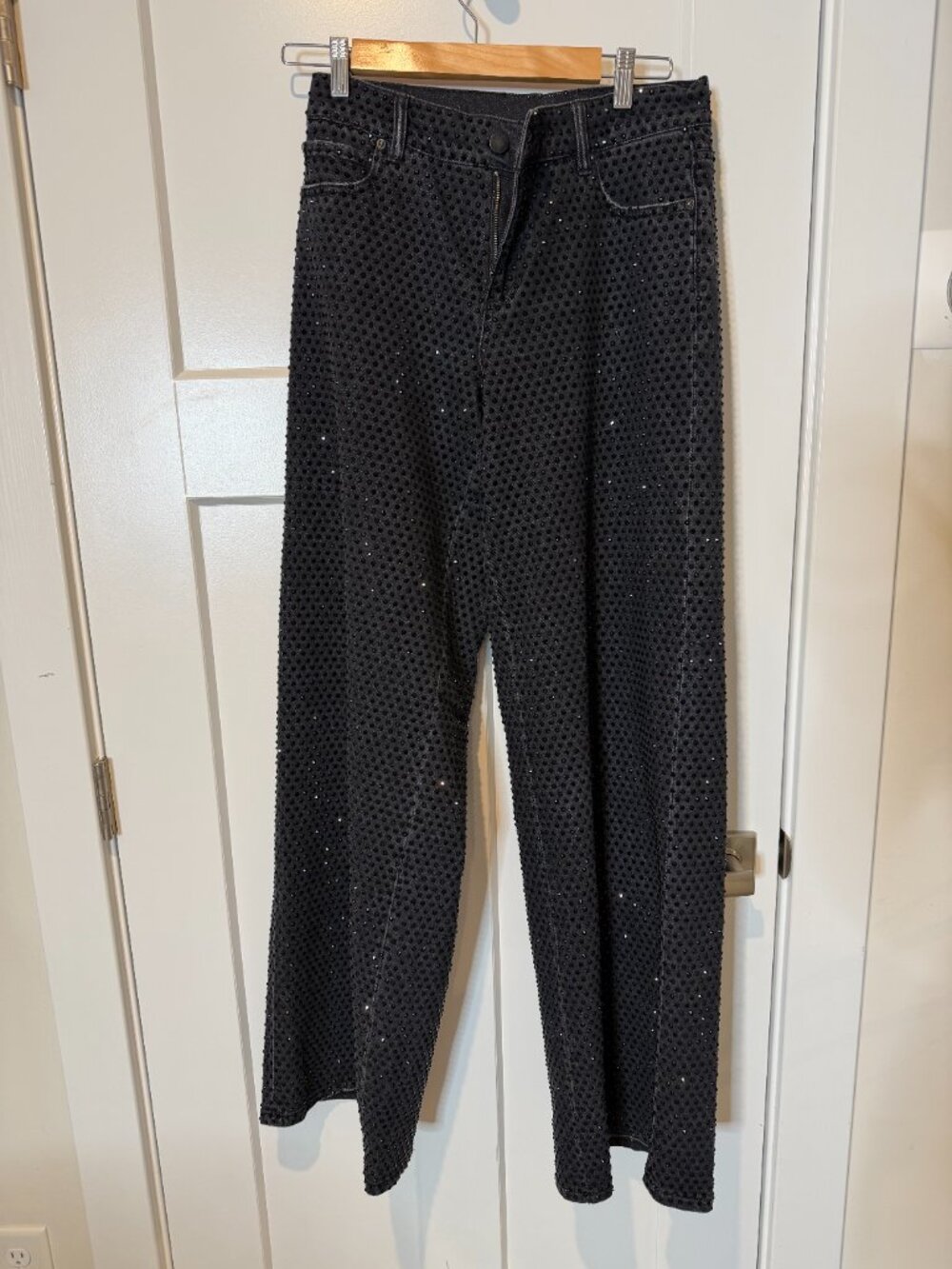 Alice + Olivia AMAZING EMBELLISHED JEAN Size 28 - Picture 2 of 6